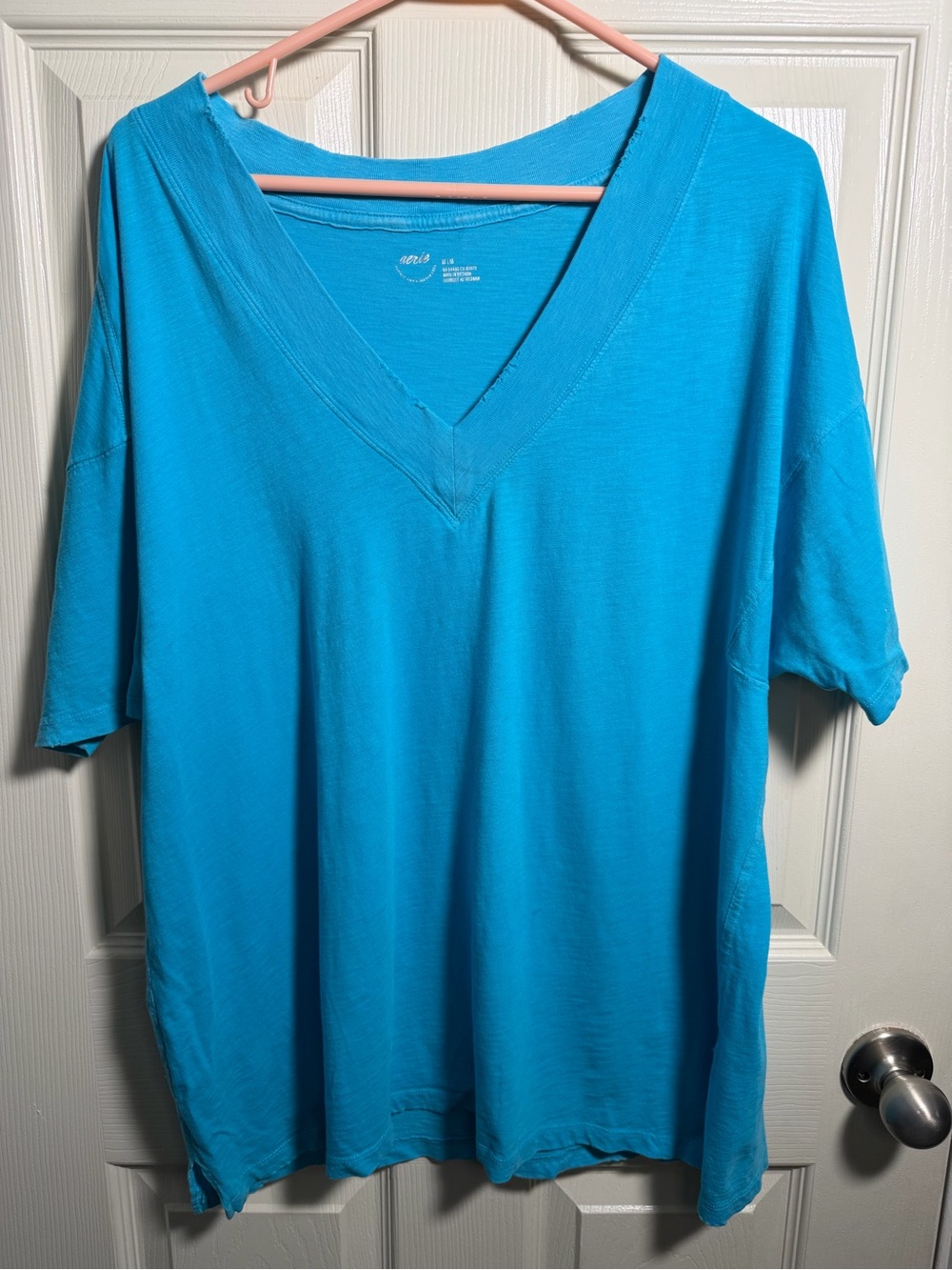 Women’s aerie Distressed V-Neck Tee in Bright Turquoise, size Medium